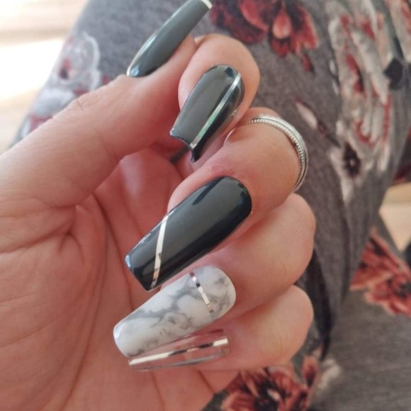 Dark Grey/ white marble and silver press on nails - Picture 2 of 7